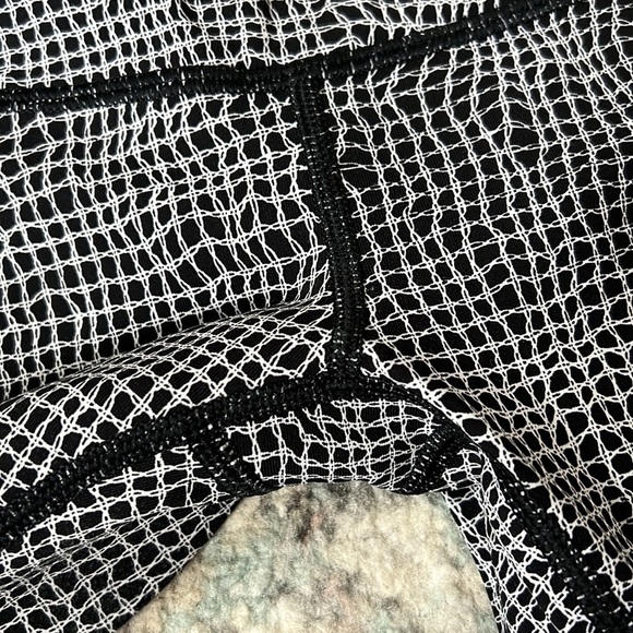 Lululemon Wunder Under Leggings - Picture 3 of 11